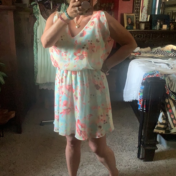 🌸 Floral dress 👗 - Picture 3 of 14